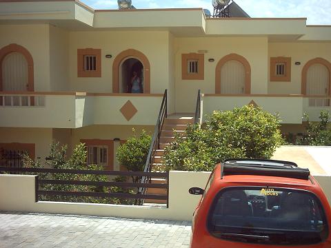 Het appartement.... met Lianne in de deuropening.