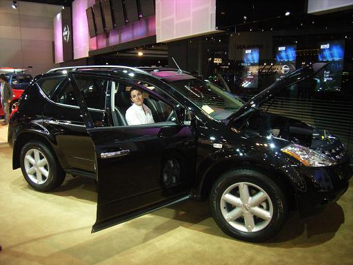 Nissan Murano....... waarbij de mal van het dashboard tijdens de produktie blijkbaar is gesmolten.