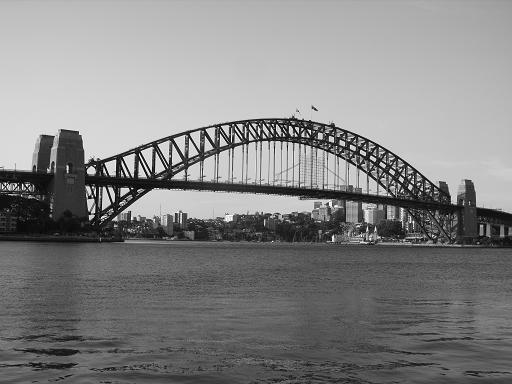 Harbour bridge met kerst, het kledinghanger-figuur op de brug heeft iets met oud en nieuw te maken. 