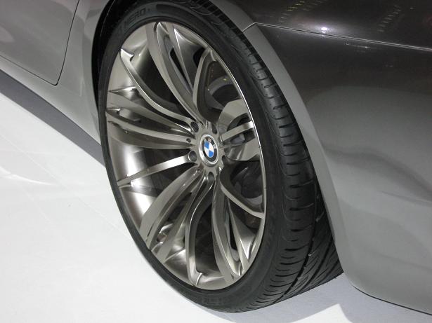 82 spaaks BMW (Beverwijkse Motor Werke) wielen.