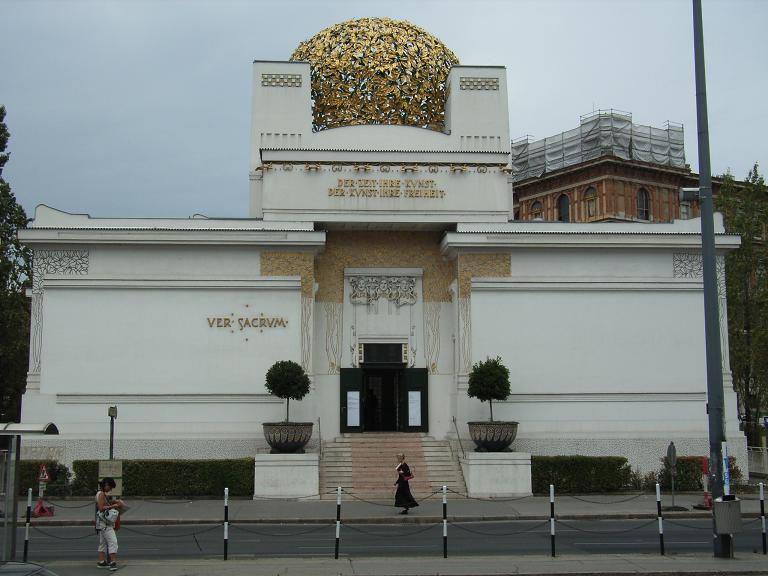 Gustav Klimt was de opdrachtgever van dit gebouw.