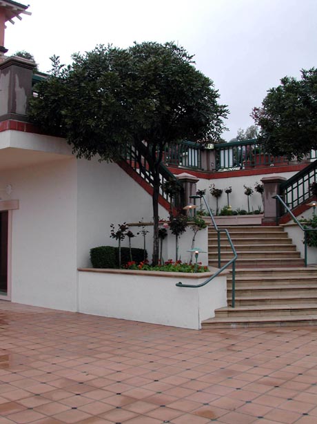 BackofHotel3