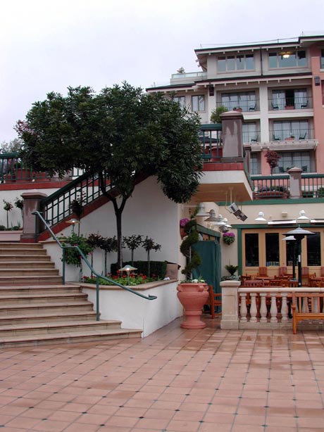 BackofHotel4