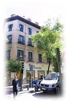 Sede principal de la Firma, en Ayala, 11
(Edificio Serrano, 54), en Madrid