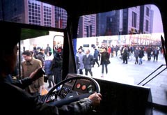 bus.jpg (12830 �o�C�g)