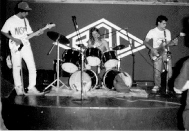 " Marc�o soneca , J�nior and Adelson live 1993."