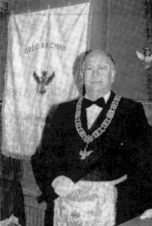 vasquez.jpg (26559 bytes)