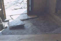Pavimento in sasso in costruzione Aprile 2000.jpg (18509 byte)