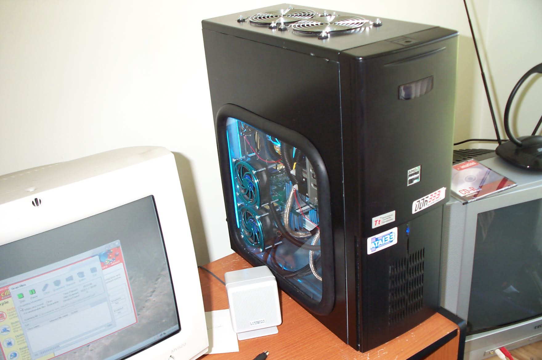 My computer, Before the installation of the Water Cooling Unit, and before i got my 19" monitor...
