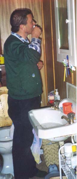bloodbin.jpg (25560 bytes)