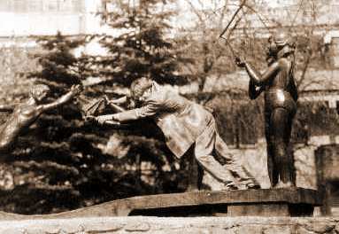 minsk-01-dievushki.jpg (18404 bytes)