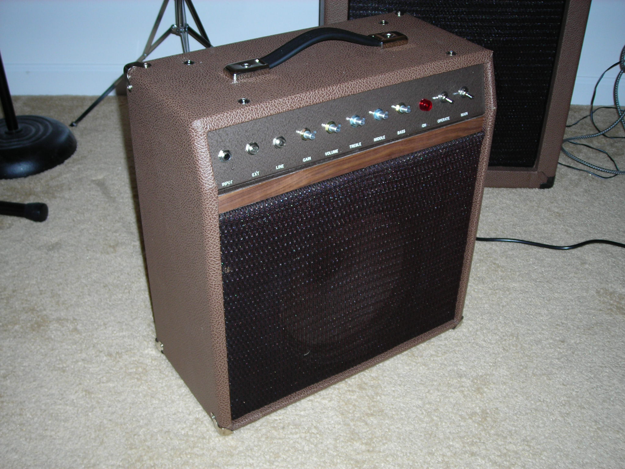 Cocoa Tolex & a Brown Grille