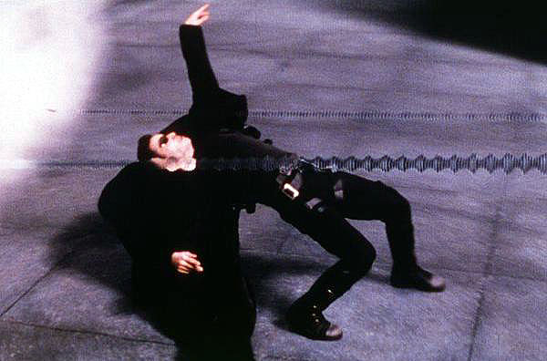 Neo se desviando das balas