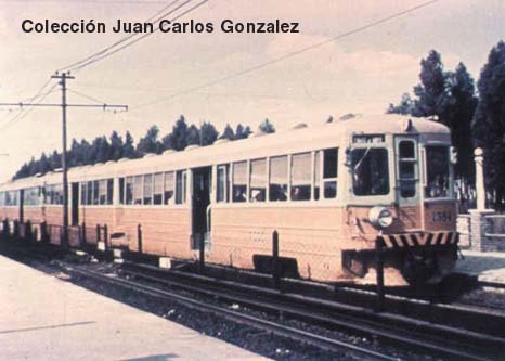 Coche Electrico 1384 con su color original llegando a Villa Bosch - Circa 1968 Coleccion Juan C.Gonzalez