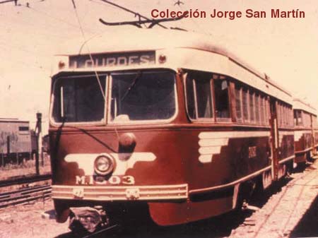 Vista de un coche electrico PCC 1503 detenido a ordenes en Fco Lynch Circa 1960 - Eric Clessatel/A.Reid -Coleccion Jorge San Martin