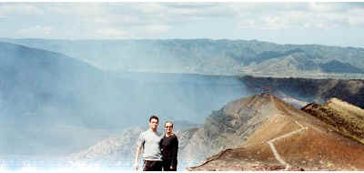 Mauro & I Volcan Masaya (43408 bytes)