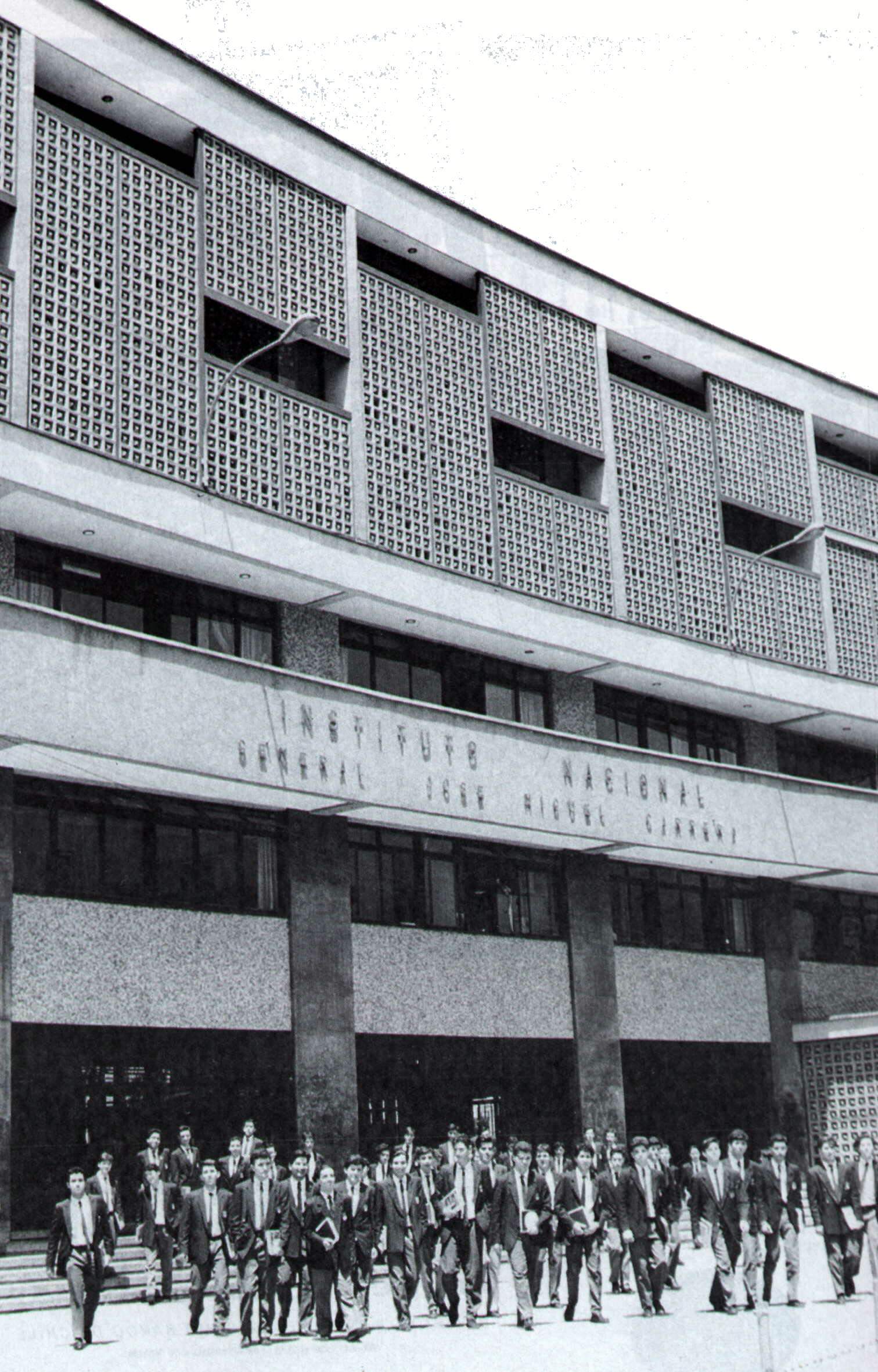 La entrada al colegio!!! 
