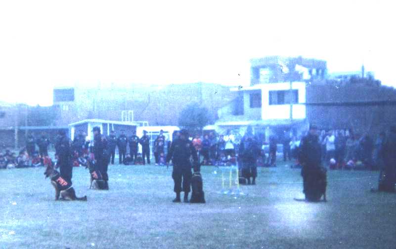 Presentacion de la Escuela Canina PNP