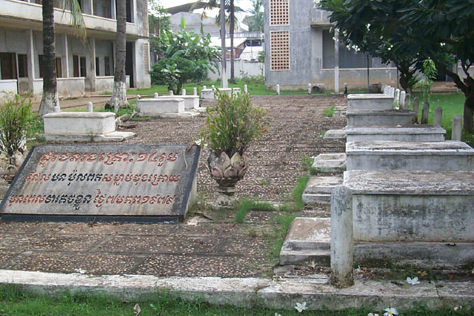 Tuol Sleng graves