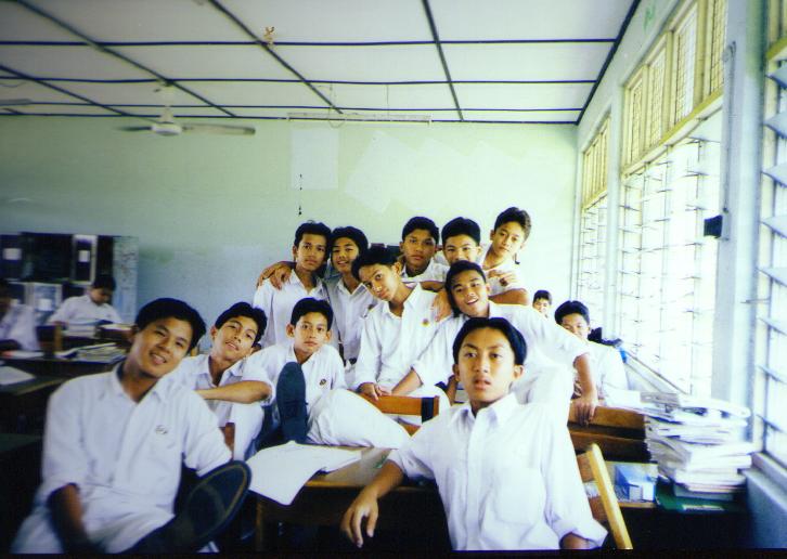 2 Unggul 1998