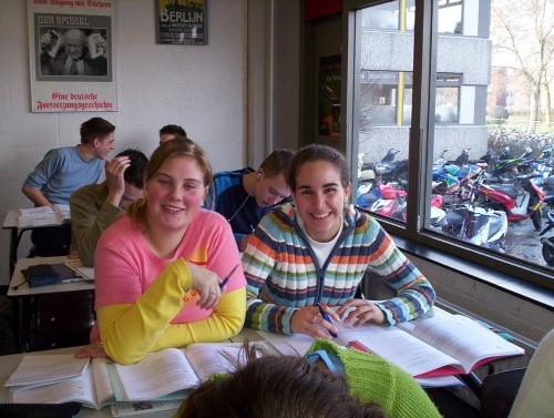 18 maart 2004: Anne en Natalie bij Duits1, de laatste foto die ik heb gemaakt van Anne.