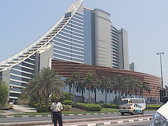 Looks like a wave from the road - perfect front for the Burj-al-Arab in the background (see other pics)