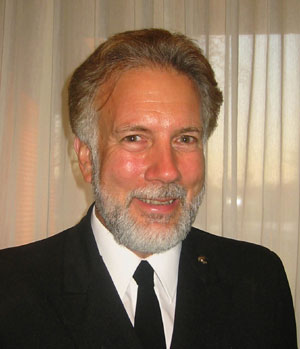 2004COMO-LOUIE.jpg (19922 bytes)