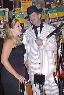 MandyTom.jpg (71042 bytes)