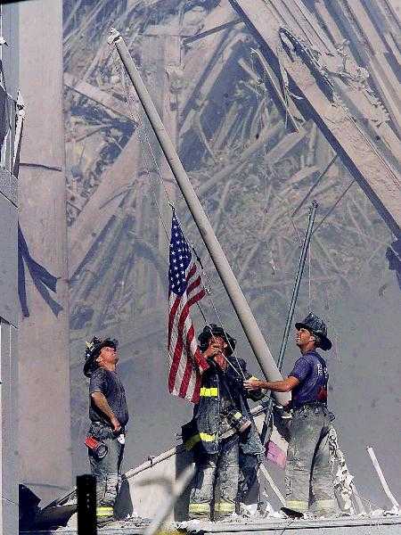 firemen-wtc.jpg (52982 Byte)