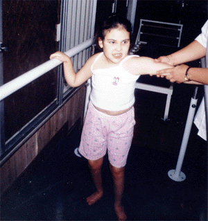 ni�a en rehabilitacion