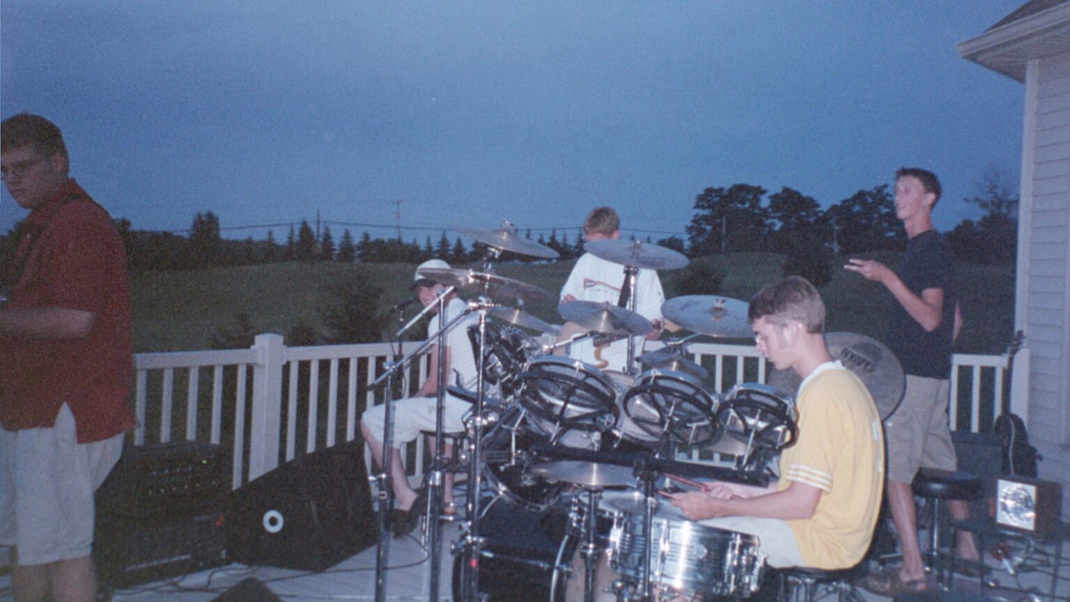 bandshot.jpg (228536 bytes)