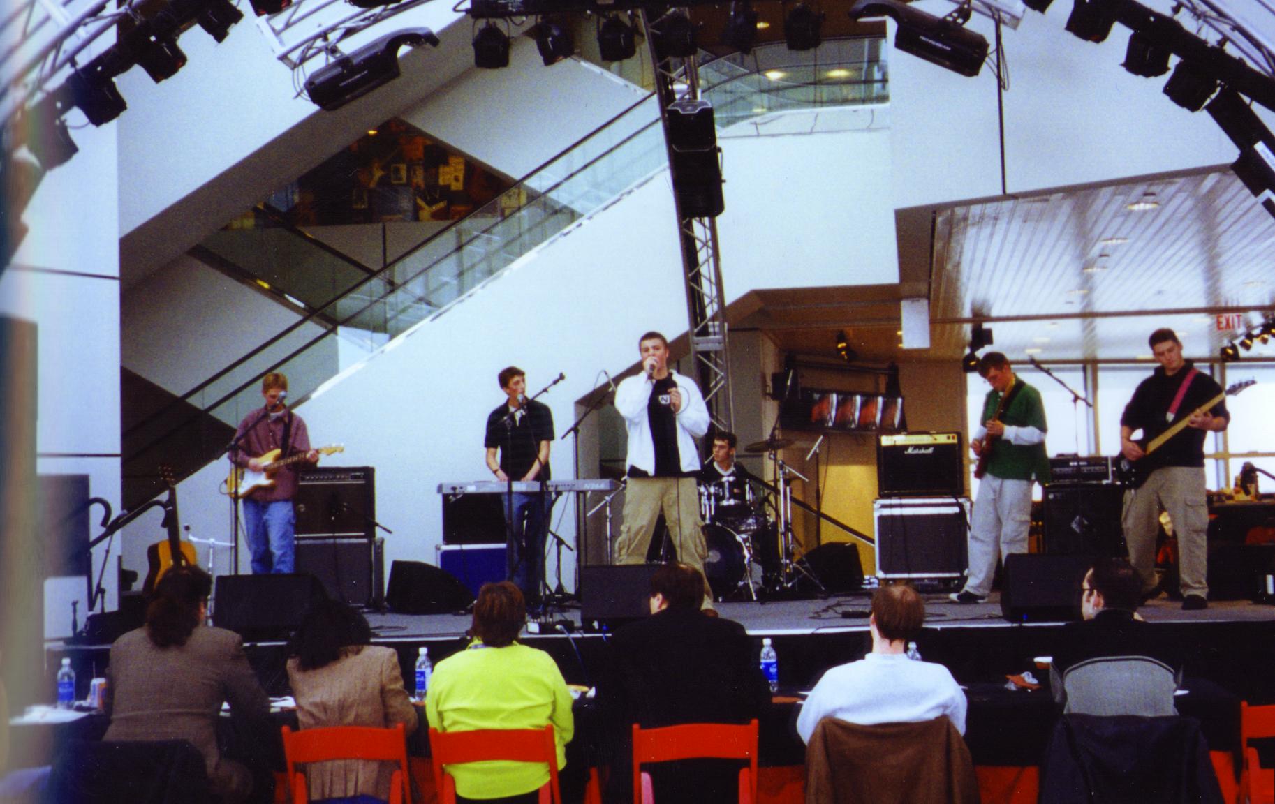 smallband.JPG (235162 bytes)