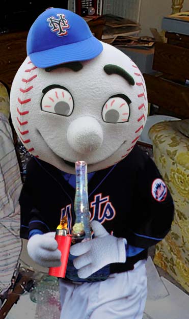 Mr Mets hits the Pipe