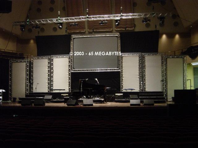 Video Shot Inside The "Royal Concert Hall" Before "65 Megabytes" Performance