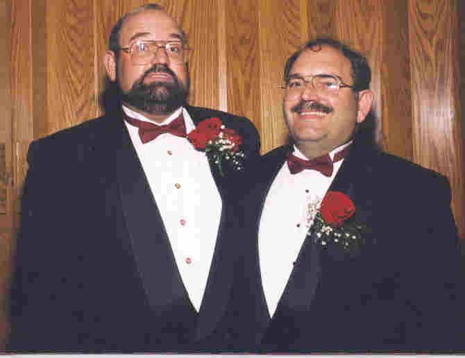 dad_uncle_mark.jpg - 16966 Bytes