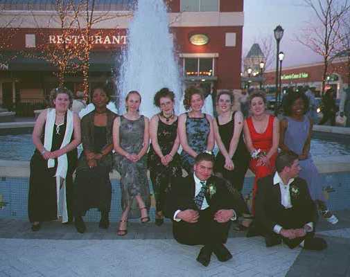 fountain.jpg - 24996 Bytes