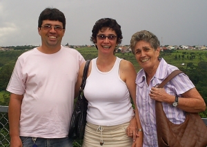 Gilberto, Tudinha e Ninosa no restaurante Trem da Serra