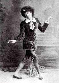 George Grossmith as Reginald Bunthorne
