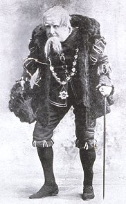 Howard Vernon as King Gama in 'Princess Ida'. Photo courtesy of the Alexander Turnbull Library, Wellington, NZ. Ref EPh-D-KENNA-1906-01