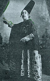 George Lauri as Hassan in 'The Rose of Persia'. Picture courtesy of the Performing Arts Museum of the Victorian Arts Centre