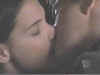 319kiss3.jpg (18220 bytes)
