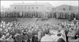 La Cresima celebrata il 1� ottobre 1944 nel lager di Sandbostel.