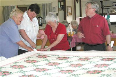 Setting up the rose and ivy quilt