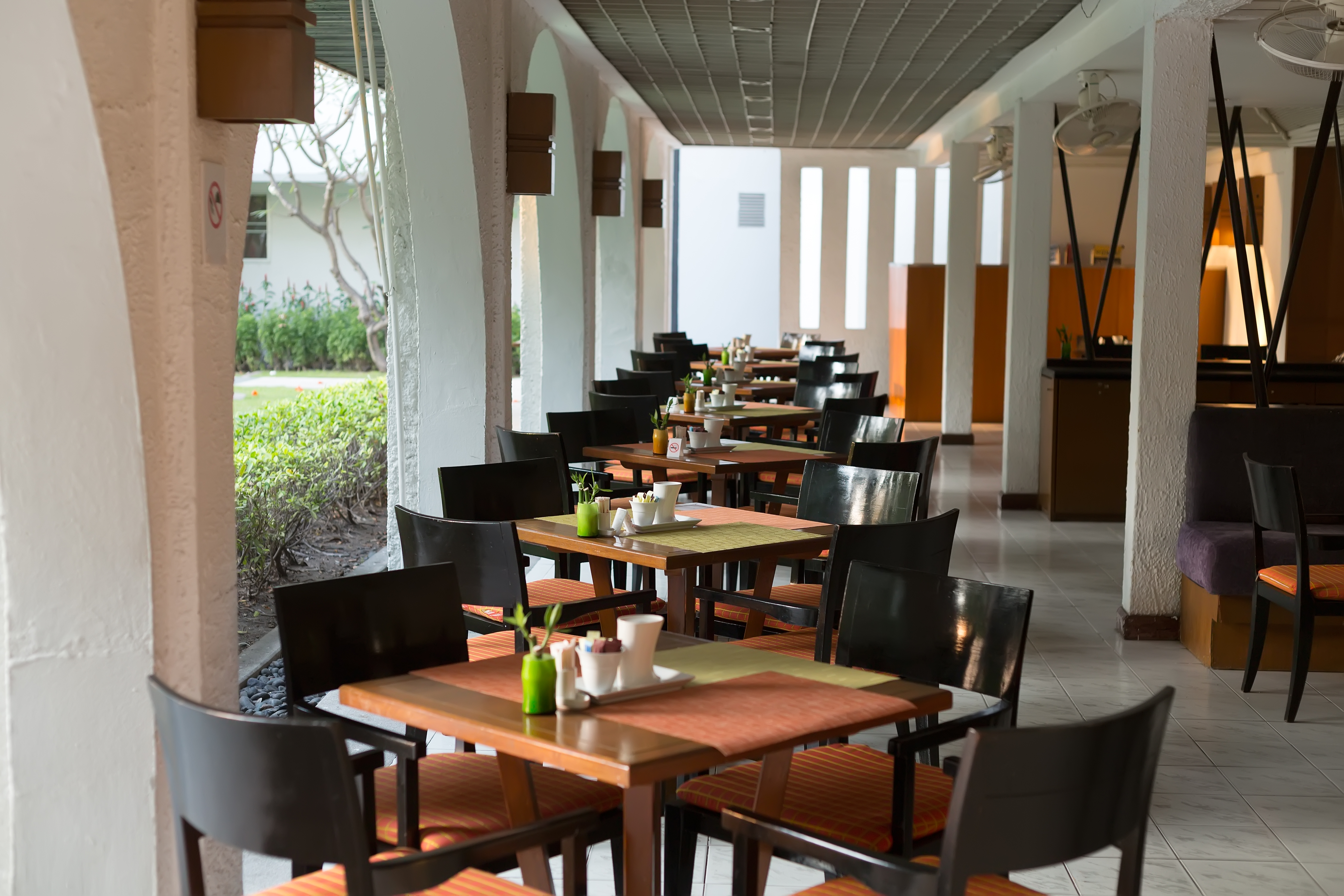 empty restaurant