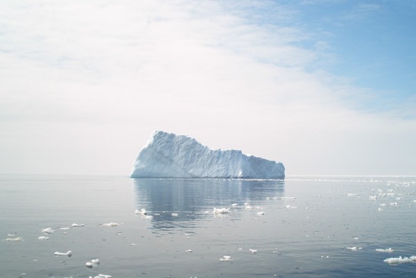 Iceberg01.jpg (31764 bytes)