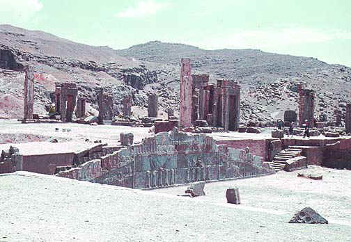 iran1.jpg (80514 bytes)