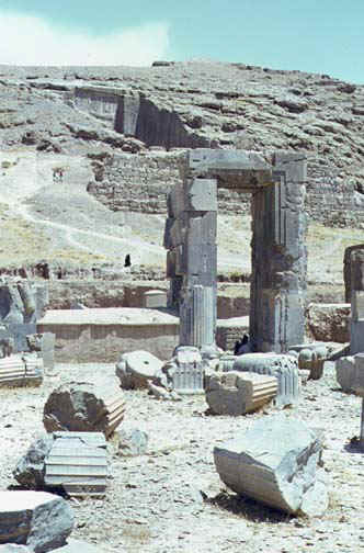 iran7.jpg (75760 bytes)