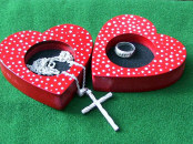 Heart trinket box