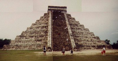 Main pyramid at Chich�n Itz�
