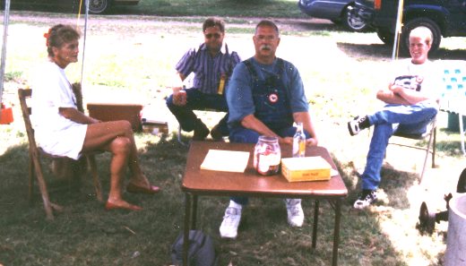 Friends relaxing.jpg (38966 bytes)